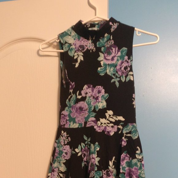 🏷️2/$15 Urban Outfitters Mock Neck Dress - Picture 3 of 7